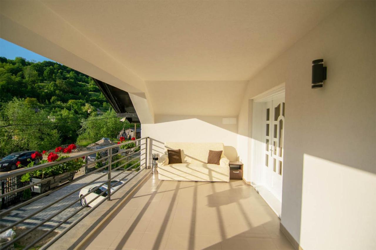 Perla Blanca Hotell Moisei Exteriör bild