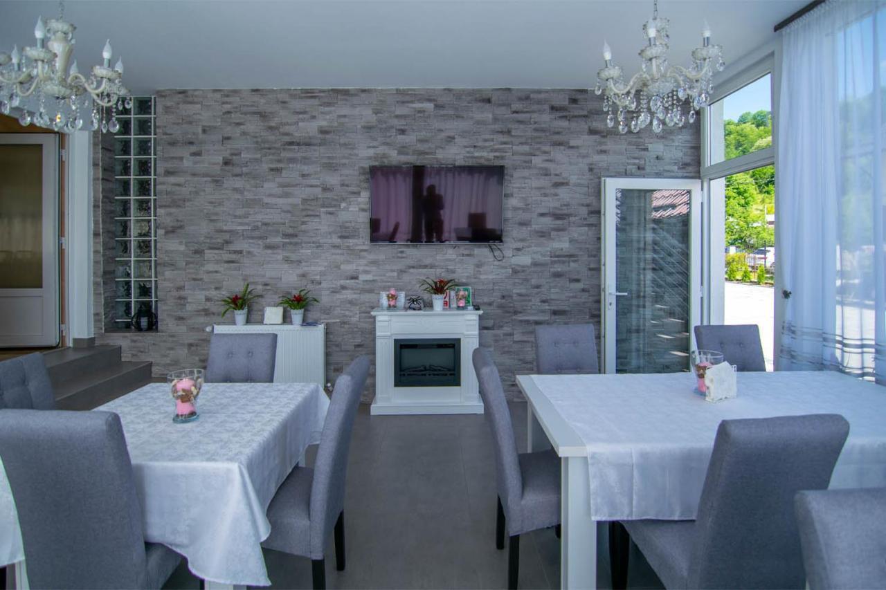 Perla Blanca Hotell Moisei Exteriör bild